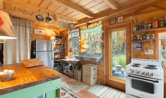 137 Pleasant Valley Rd, Brattleboro, VT 05301