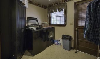 1625 Jay Ct, Aurora, MO 65605