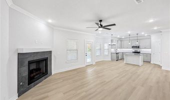 100 Selkirk Dr, Bella Vista, AR 72715