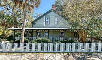 78 12th St, Apalachicola, FL 32320
