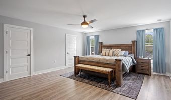 140 Pennant Ave, Beachwood, NJ 08722