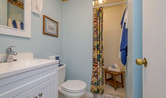 7 Harbor View Dr, Atlantic Highlands, NJ 07716