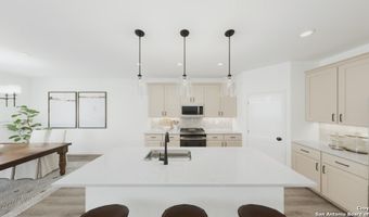 10911 Bop Ln, Adkins, TX 78101