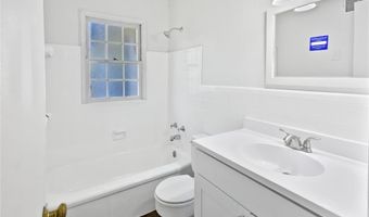 120 Birchwood Dr, Ballwin, MO 63011