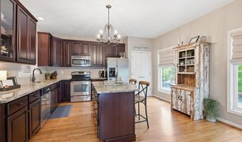 121 PUMPKIN PATCH Ln, Hockessin, DE 19707