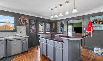 6115 Terri Lynn Dr, Affton, MO 63123