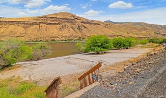 31018 Snake River Rd, Asotin, WA 99402