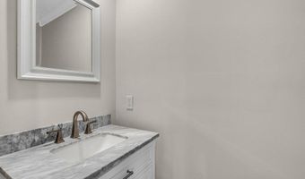 8 Imperia Pl, Aberdeen, NJ 07747