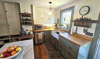 187 Dye Hill Rd, Hopkinton, RI 02832