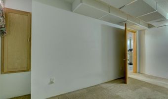 201 4th St, Armstrong, IA 50514