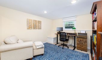 50 Dogwood Ln, Bristol, CT 06010