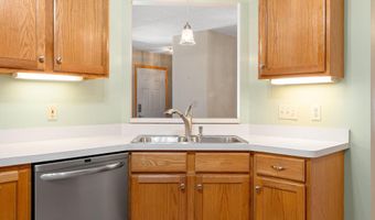 2100 Burr Oak Dr Ln B, Austin, MN 55912