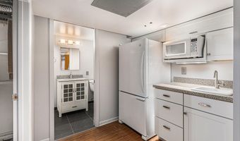 2222 Delaware Dr, Ann Arbor, MI 48103