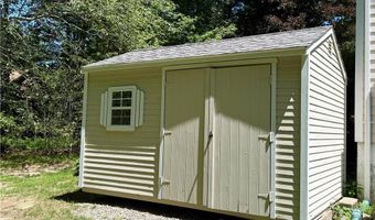 33 MaryAnn Dr, Exeter, RI 02822