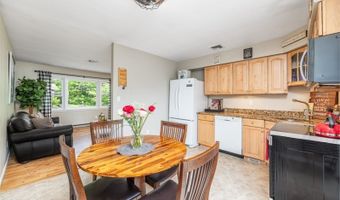 5 Emerald Dr, Alloway, NJ 07422