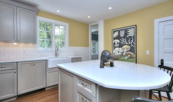 8 Rebel Ln, Darien, CT 06820