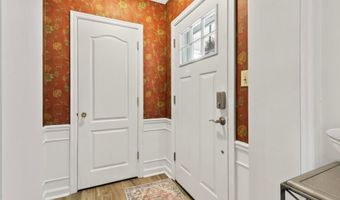 916 Midway Dr, Auburn, IN 46706