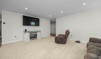 122 Eagle Cir, Amherst, OH 44001