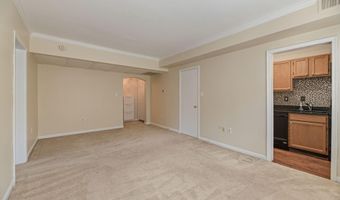 1817 N QUEENS Ln 2-161, Arlington, VA 22201