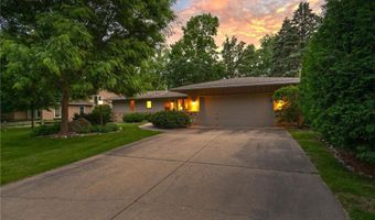 451 Reflection Rd, Apple Valley, MN 55124