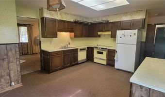 315 W 2nd Ave, Garnett, KS 66032