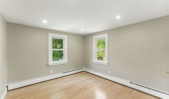 82 Barton Ave, Warwick, RI 02889