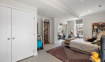 2824 Ridington Rd, Ann Arbor, MI 48105