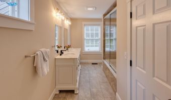 101 Loft Cir, Campton, NH 03223