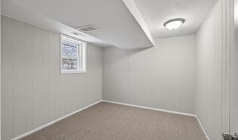 907 40th Ln, Anoka, MN 55303