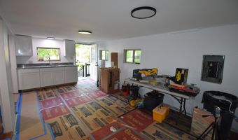 36 Island Dr, Bridport, VT 05734