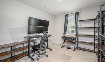 1112 Hidden Lake Blvd, Akron, OH 44312