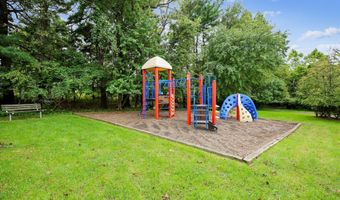 518 WINDING ROSE Dr, Rockville, MD 20850