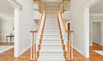 19704 STANFORD HALL Pl, Ashburn, VA 20147