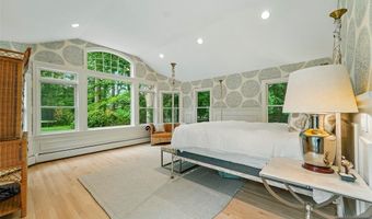 26 Bradrick Ln, Allendale, NJ 07401