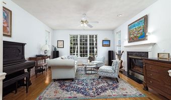371 Glen Hill Dr, North Kingstown, RI 02874