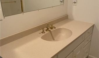 40 Fox Dr, Narragansett, RI 02882