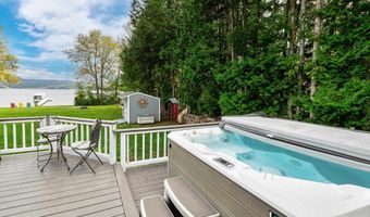 163 Lakefront Ln, Barton, VT 05822