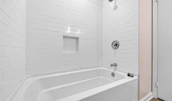 5915 LARPIN Ln, Alexandria, VA 22310