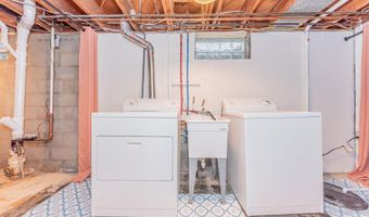 1836 Virnankay Cir, Ann Arbor, MI 48103