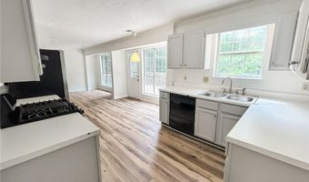 2945 Georgian Manor Dr, Alpharetta, GA 30022