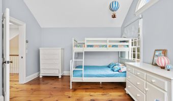 175 Cat Rock Rd, Cos Cob, CT 06807