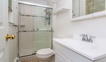 35 Mendes Rd, Danbury, CT 06811