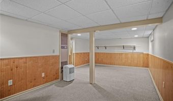 73 Penguin Ave, Warwick, RI 02818
