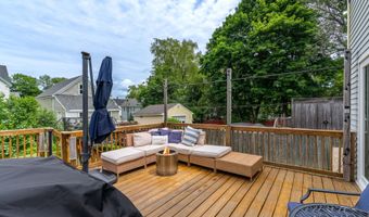 211 Oak St, Bath, ME 04530