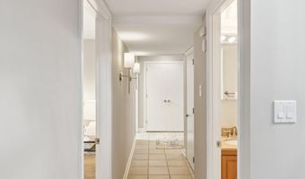 9821 BETTEKER Ln, Potomac, MD 20854