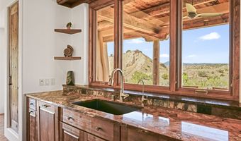 34 Rincon Canada, Abiquiu, NM 87510