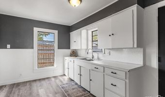 213 W COTTONWOOD St, Archer City, TX 76351