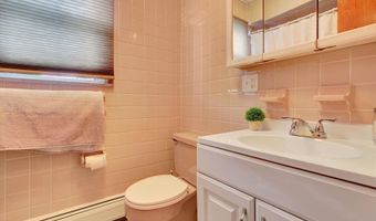 25 Linden St, Bayonne, NJ 07002