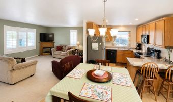 745 2ND St 8, Brookings, OR 97415