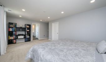 15 Half Hitch Rd, Barnegat, NJ 08005